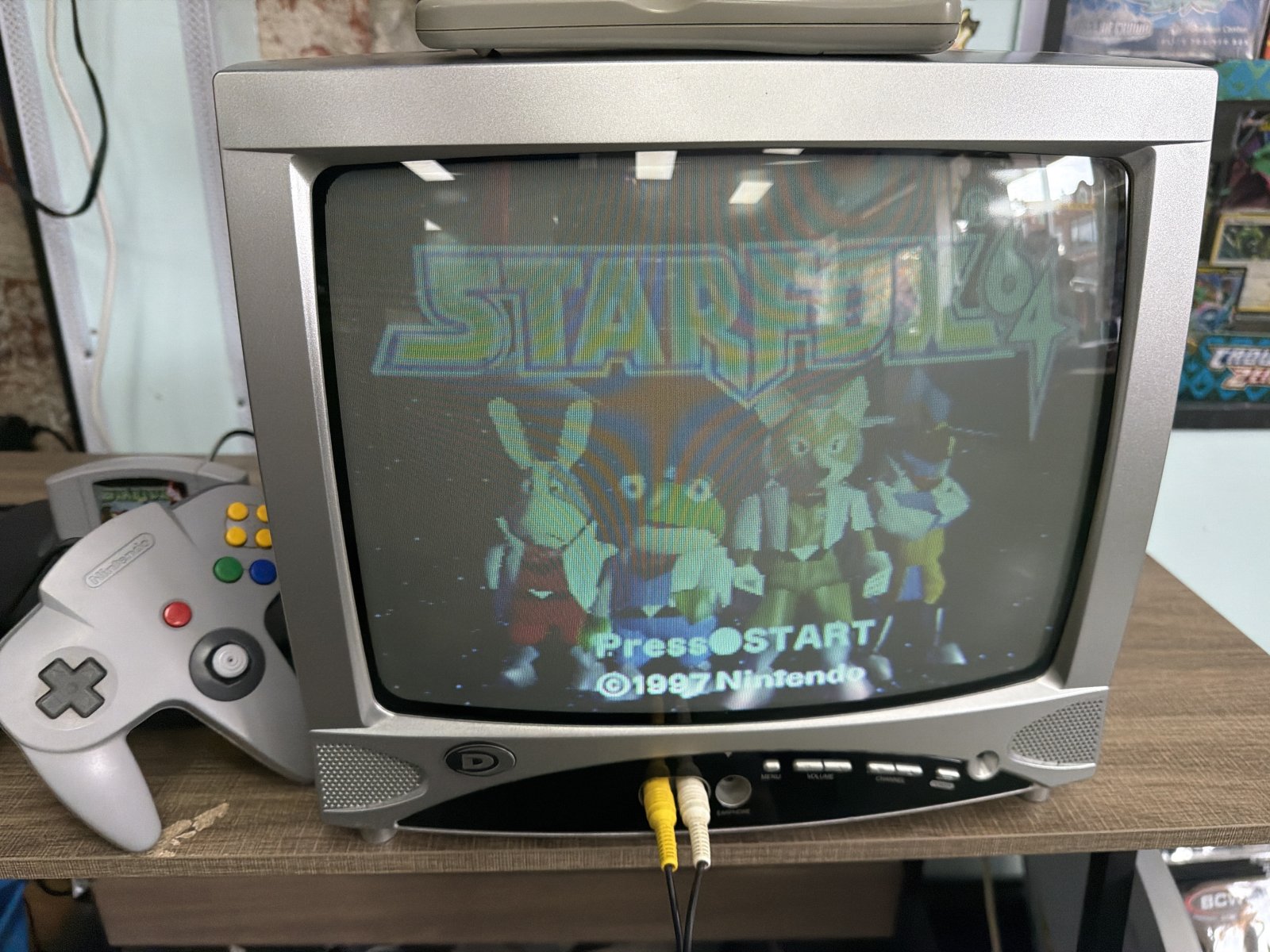 Durabrand 13” crt tv w/remote